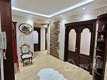 Yasamal, 3 otaqlı, Yeni tikili, m. İnşaatçılar, 122 kv. m