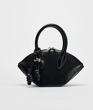 Çantalar: ZARA çanta 
bir neçe defe işlenib

#zara — 3
