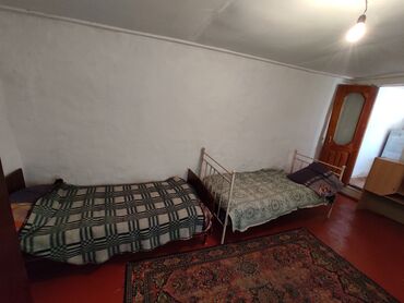 həyət evləri kirayə: Yeni Güneşlide,şir heykelinin yanında.Heyet evi kiraye verilir.Hamam