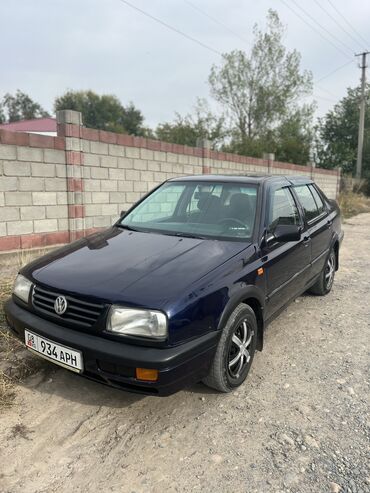 Volkswagen: Volkswagen Vento: 1995 г., 1.8 л, Механика, Бензин, Седан