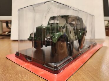 qaçış yolu: Kolleksiya üçün model avtomobil – GAZ-69 (hərbi-yaşıl rəngdə) -