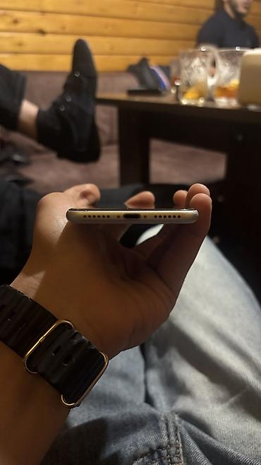 iphone se ekran: IPhone SE 2022, 64 GB, Ağ — 6