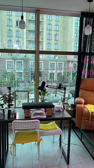 сдаю салон коасоты: Аренда кабинетов в салонах красоты, 25 м², Для лешмейкера, Для мастера по маникюру — 1