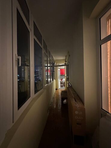 Uzunmüddətli kirayə mənzillər: 8 Noyabr metrosu Rahatin yanınında mənzil kirayə verilir. Mərtəbə — 10