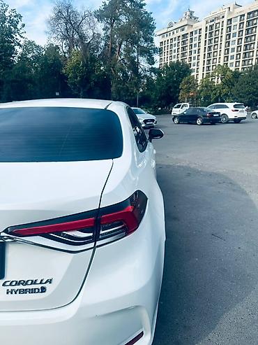 Toyota Corolla: 2021 г., 1.8 л, Автомат, Гибрид, Седан at lalafo.kg Toyota Corolla: 2021 г., 1.8 л, Автомат, Гибрид, Седан