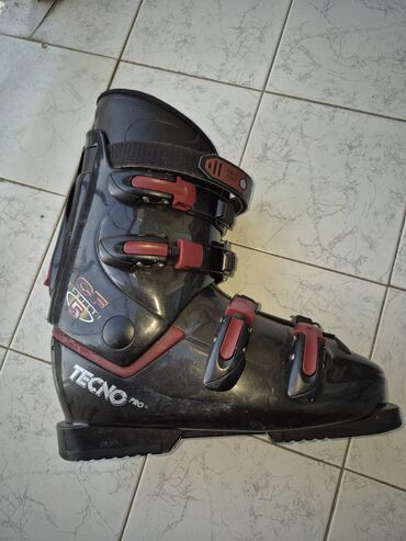 Oprema za skijanje: Sve sa slika za 13000din Korisceno, ali nama nije vise potrebno. Na — 2