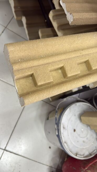 Digər bitirmə materialları: Fasad üçün dekorativ elementlər və hazır detallar - Material: sıxlığı — 13