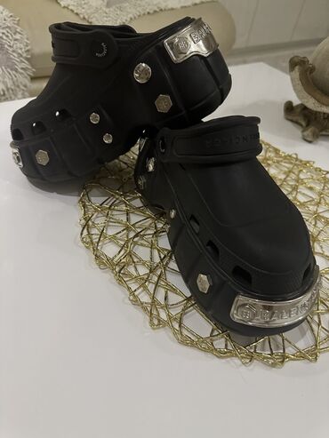 son zeng ucun donlar: Balenciaga x Crocs tərzində qalın platformalı sabot/şamata. - Rəng