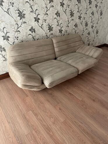 диван в стиле лофт: Диван, Б/у, Нераскладной, Без подьемного механизма, Велюровая ткань, Нет доставки