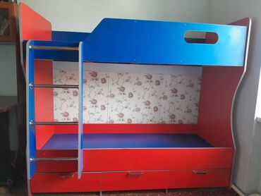 игрушка конь: Балдар үчүн эки ярустуу, ЛДСП