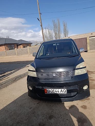 Toyota: Toyota Voxy: 2004 г., 2 л, Автомат, Бензин, Минивэн — 2