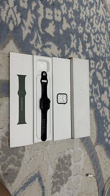 эпл вотч ультра 1: Apple Watch (7 series), корпус в тёмном цвете, ремешок Sport черный — 2