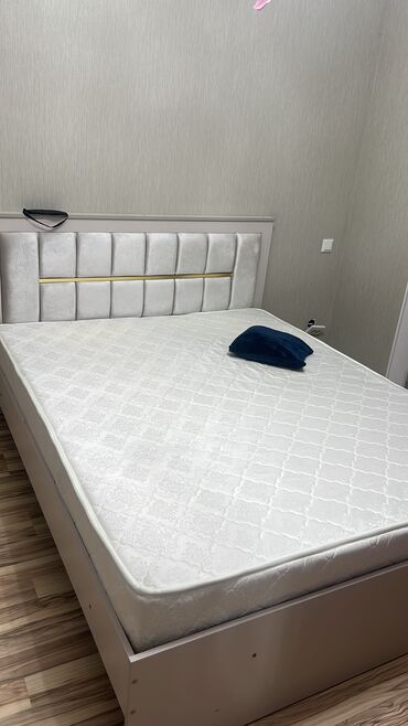 спальная кравать: Продаю кровать Размер 200*160 Состояние:отличное Матрас :ортопед