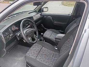 Унаа сатуу: Volkswagen Vento: 1993 г., Кол менен иштөөчү, Газ, Седан — 4