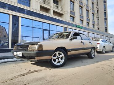 subaru седан: Audi 100: 1.8 л, Механика, Бензин, Седан