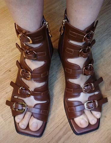 Босоножки, сандалии, шлепанцы: Женские Босоножки-Гладиаторы MAXI на каблуке, чёрные, натуральная — 9