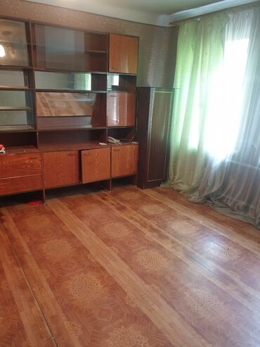 куплю старый мебель: 80 м², 4 комнаты