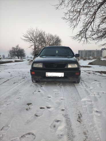 Volkswagen: Volkswagen Vento: 1992 г., 1.8 л, Механика, Газ, Седан