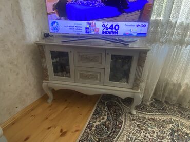 metbex masa ve oturacaqlar: İşlənmiş, Komod, Masa və oturacaqlar, TV altlığı, Kredit yoxdur, Azərbaycan
