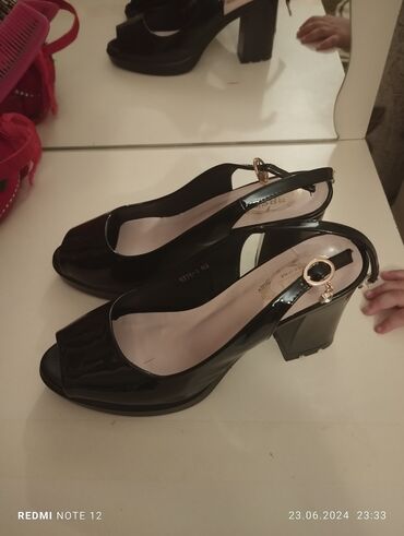 garda shoes: Размер: 40, цвет - Черный, Новый