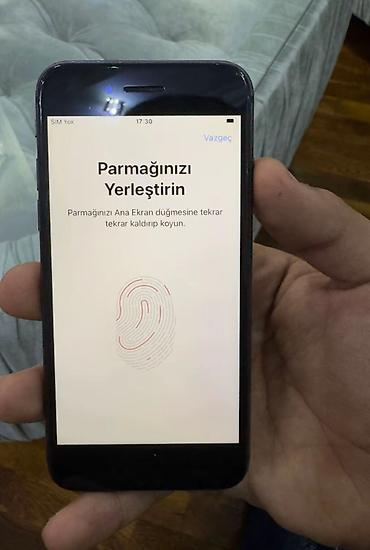 iphone adaptir: IPhone 8, 64 GB, Qara, Barmaq izi — 4