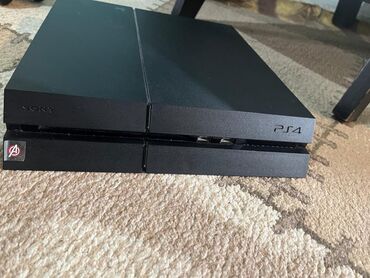 PS4 (Sony PlayStation 4): Продам па 4 fat торг есть Игры в подарок все провода есть, есть