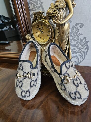 Детская обувь: Продаю обувь для девочки. Обувь новая или в идеальном состоянии ( 1-2 — 3