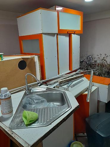 moyka şkafi: Mətbəx mebel dəsti – künc tipli - Rəng: narıncı-ağ kombinasiya, mat — 1
