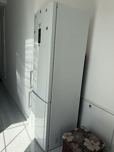 iphone 13 ekran: Hotpoint-Ariston iki qapılı soyuducu (alt kamerada dondurucu) - Rəng — 2
