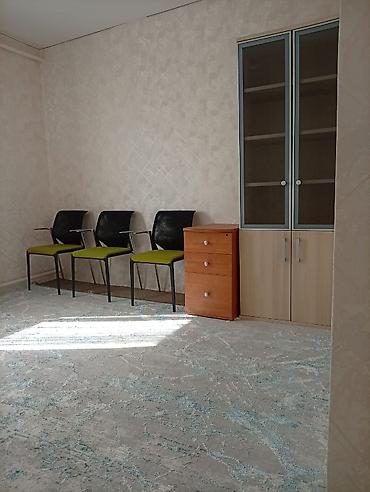 офис в жилом доме: Аренда офисов, 4 м², В частном доме, С отдельной кухней — 1