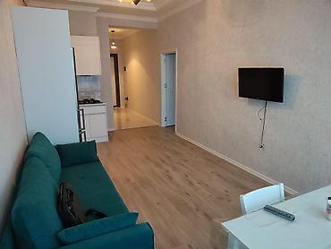 studio menziller: 2 otaqlı mənzil – studiya tipli zal və mətbəx - TV, Mətbəx mebeli — 1