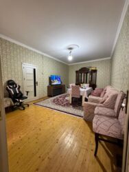 Həyət evləri və villaların satışı: 8-ci kilometr 4 otaqlı, 100 kv. m, Kredit var, Orta təmir — 18