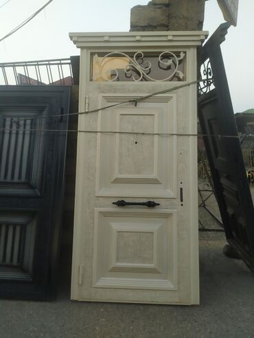 Giriş qapıları: Mənzil üçün Yeni Giriş qapısı Şəbəkə ilə, Zəmanətli, Pulsuz çatdırılma — 21