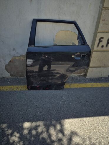 Qapılar: Sol arxa, Kia Sorenta, 2011 il