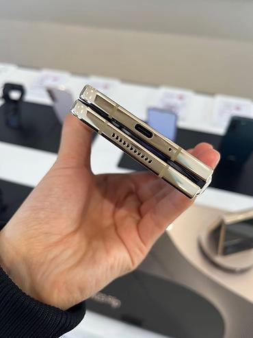 Мобильные телефоны и аксессуары: Qatlana bilən premium smartfon - Böyük daxili qatlanan ekran: planşet — 5