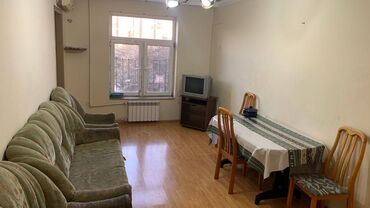 Uzunmüddətli kirayə mənzillər: Mənzil kirayə verilir. 3 otaq, 9.6 m, İnşaatçılar metrosuna 10 dəq — 6