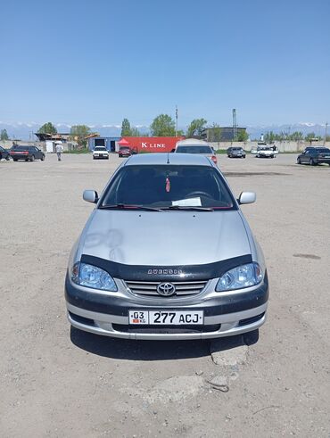 Toyota: Toyota Avensis: 2001 г., 2 л, Механика, Бензин, Седан