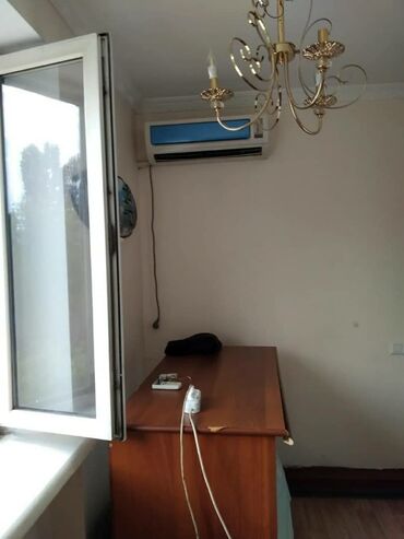 3 х комнатная квартира в бишкеке в Кыргызстан | Продажа квартир: 3 комнаты, 52 м², Индивидуалка, 2 этаж, Газовое отопление, Электрическое отопление