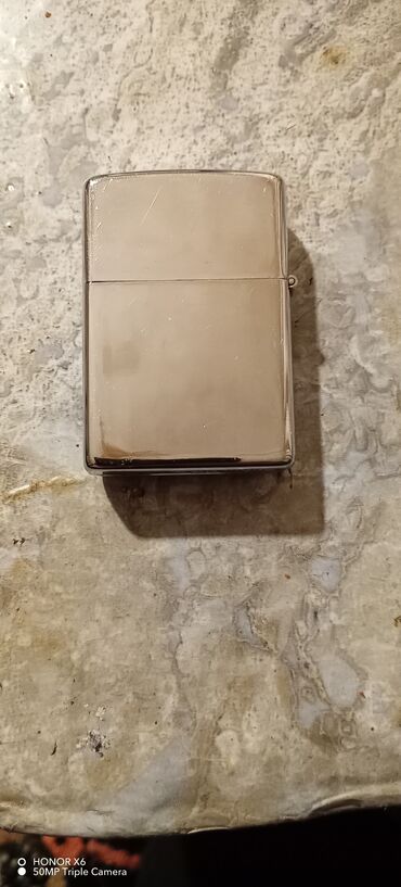 Breloklar: Metall korpuslu, benzinli (şamlı/fitilli) qapaxlı alışqan. Ön paneldə -da lalafo.az — 15 Breloklar: Metall korpuslu, benzinli (şamlı/fitilli) qapaxlı alışqan. Ön paneldə — 15