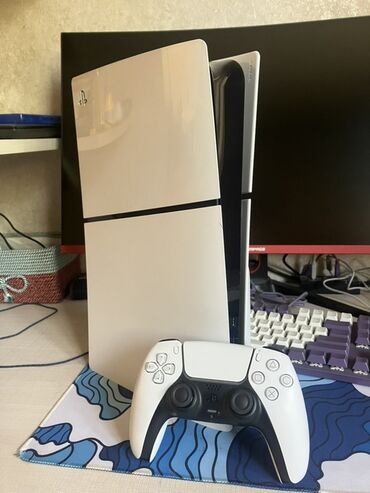 PS5 (Sony PlayStation 5): Консоль как новая почти не использовалась в комплекте 16 игр в