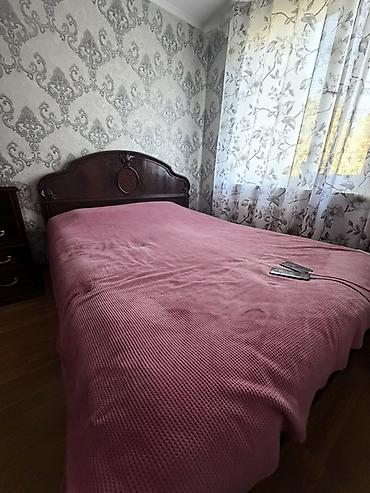 Спальный гарнитур в классическом стиле, массивный тёмный орех/махагон