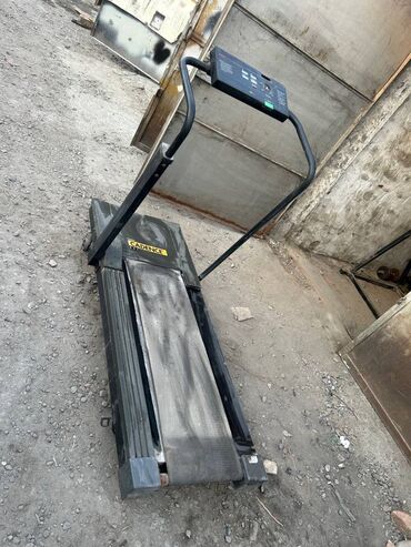 тренажер беговая дорожка для дома цена: Продаю две беговые дорожки. Одна электрическая беговая дорожка