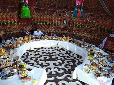 Аренда юрт: Аренда юрты, Каркас Деревянный, 85 баш, Казан, Посуда, С полом — 21