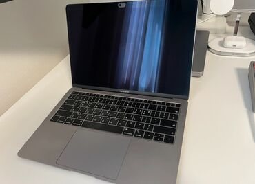 macbook 2018: Ноутбук, Apple, 8 ГБ ОЗУ, Intel Core i5, 13.3 ", Б/у, Для работы, учебы, память SSD
