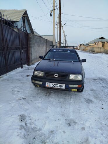 Volkswagen: Volkswagen Vento: 1992 г., 1.8 л, Механика, Бензин, Седан