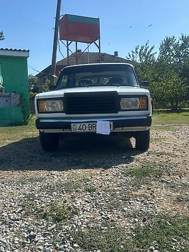 2020 2107: VAZ 2107, ağ rəng, sedan kuzov. Xüsusiyyətlər: - Arxa ötürücülü — 2