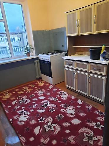 кухный гарнитуры: Кухонный гарнитур с рабочей поверхностью и навесными шкафами + газовая — 1