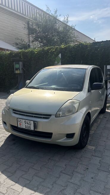 машина пассо: Daihatsu Sirion: 2009 г., 1 л, Механика, Бензин, Хетчбек