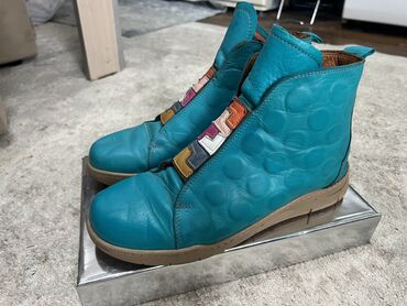 Ботинки и ботильоны: Натуральная кожа 1000сом 38размер at lalafo.kg Ботинки и ботильоны: Натуральная кожа 1000сом 38размер