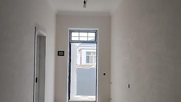 Həyət evləri və villaların satışı: Satılır: həyət evi - Həyətyanı sahə: Hündür hasarlı, dəmir darvazalı — 9